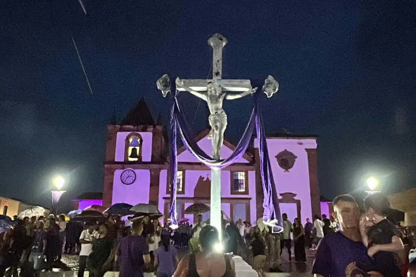 Governador participa da Procissão do Bom Jesus dos Passos com fiéis em Oeiras