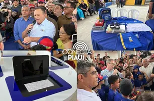 Governo assina ordens de serviço para saúde e entrega carrinhos em Timon (Foto: James Rodrigues / Conecta Piauí)