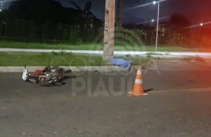 Homem morre em acidente de moto na Avenida das Hortas em Teresina (Foto: Reprodução)