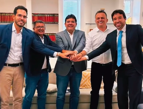 Milton Gomes, prefeito de São José do Divino em reunião com deputados e Governador