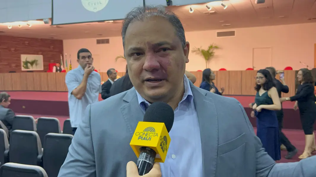 Polícia Civil do Piauí homenageia servidores com medalhas e troféus em Teresina