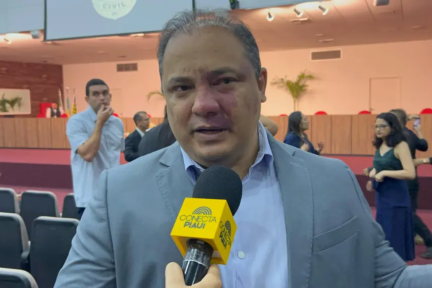 Polícia Civil do Piauí homenageia servidores com medalhas e troféus em Teresina