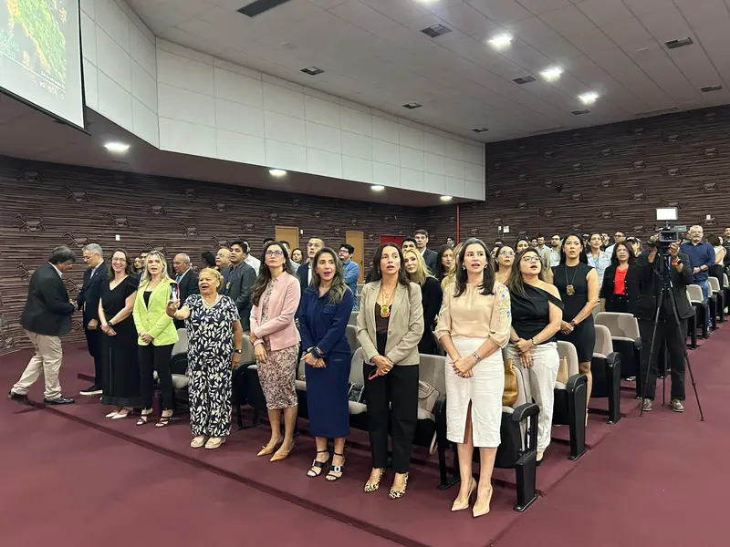 Polícia Civil do Piauí homenageia servidores com medalhas e troféus em Teresina