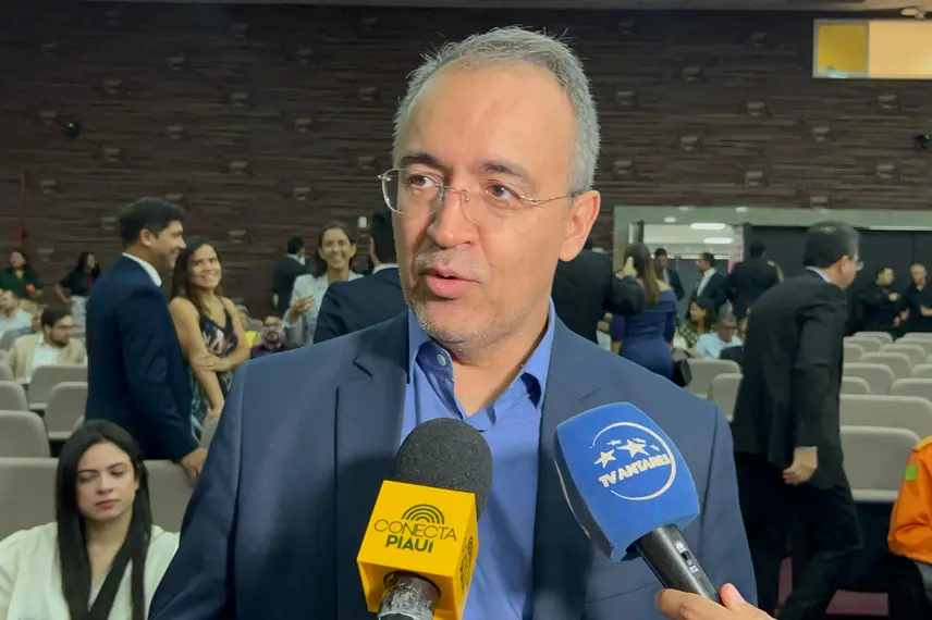 Polícia Civil do Piauí homenageia servidores com medalhas e troféus em Teresina