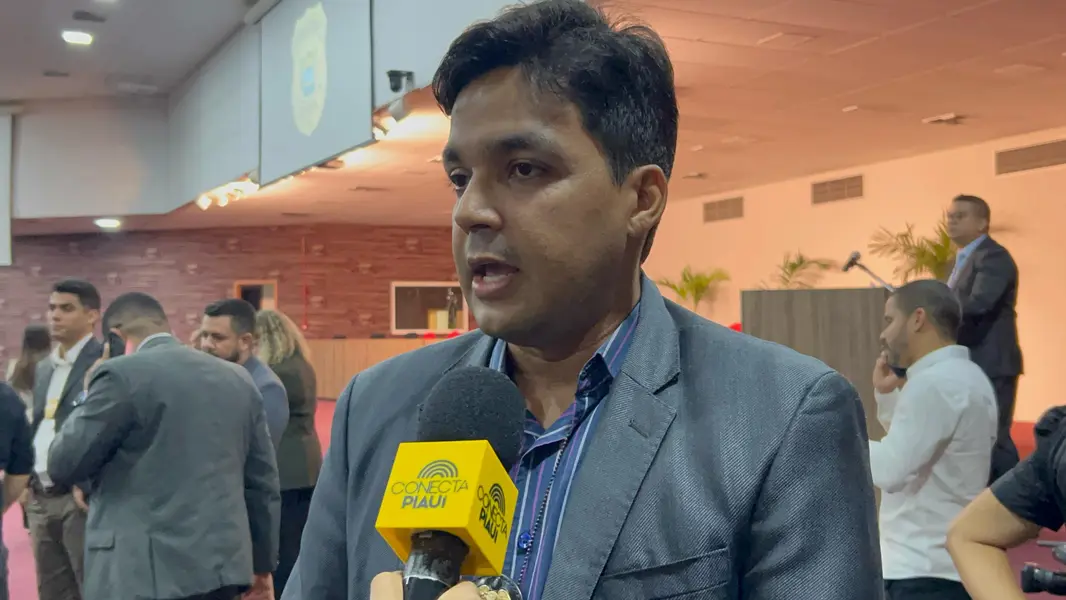 Polícia Civil do Piauí homenageia servidores com medalhas e troféus em Teresina