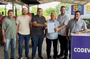 Prefeito de Morro do Chapéu acompanha perfuração de novo poço artesiano em Cabeceiras (Foto: Reprodução)
