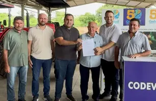 Prefeito de Morro do Chapéu acompanha perfuração de novo poço artesiano em Cabeceiras (Foto: Reprodução)