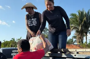 Prefeito de Porto carrega e distribui mais de 1 mil cestas básicas para comunidades de Porto (Foto: Reprodução)