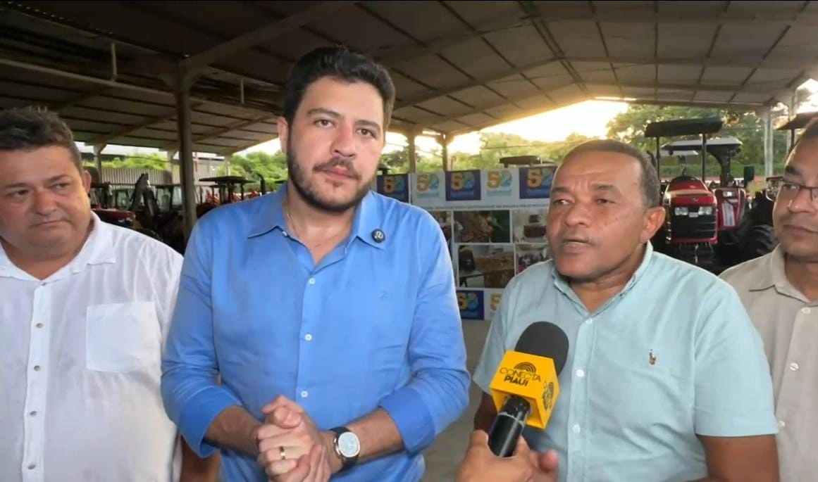 Professor Adriano, prefeito de Amarante