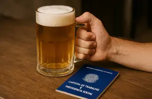 Pub de Teresina ‘contrata’ bebedor profissional e dá chopp grátis (Foto: Imagem feita por IA)