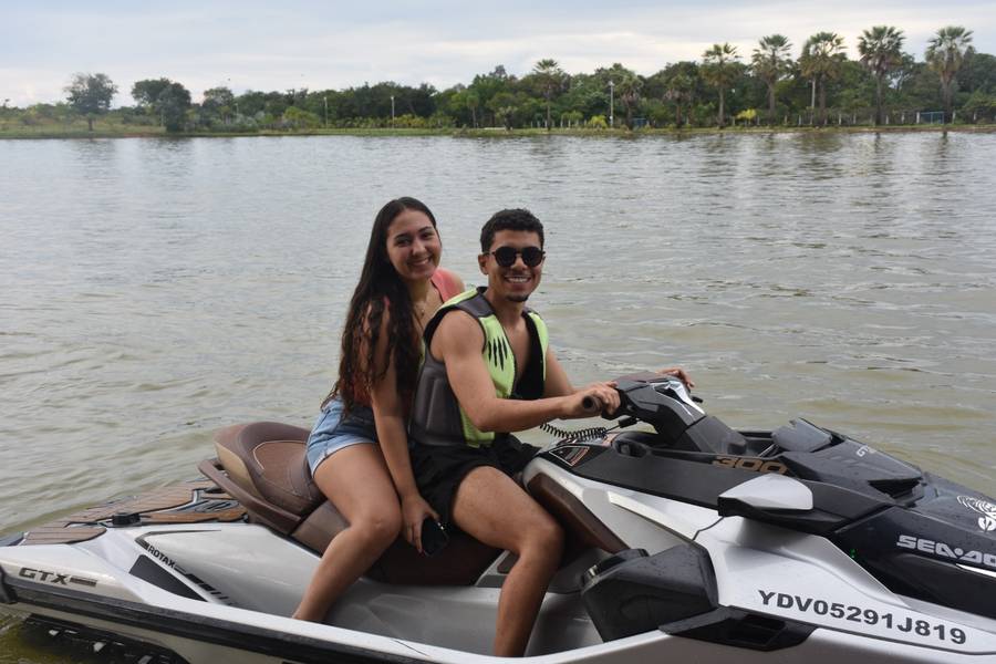 Robson de Oliveira e Cristiane Carvalho celebram aniversário em Demerval Lobão