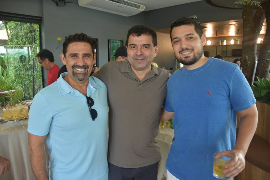 Robson de Oliveira e Cristiane Carvalho celebram aniversário em Demerval Lobão