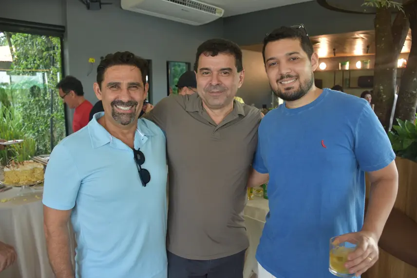 Robson de Oliveira e Cristiane Carvalho celebram aniversário em Demerval Lobão