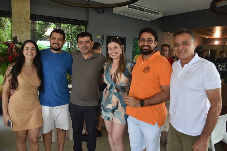 Robson de Oliveira e Cristiane Carvalho celebram aniversário em Demerval Lobão