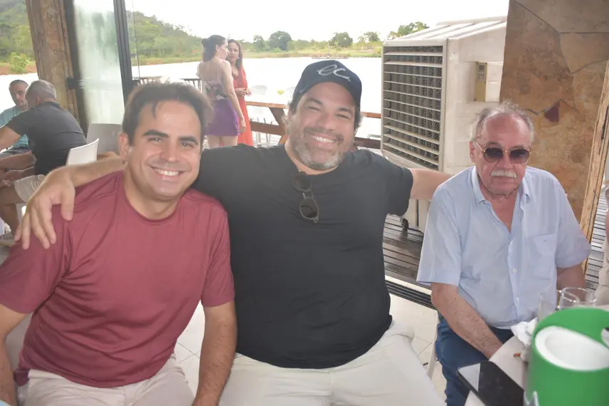 Robson de Oliveira e Cristiane Carvalho celebram aniversário em Demerval Lobão