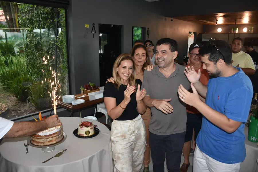 Robson de Oliveira e Cristiane Carvalho celebram aniversário em Demerval Lobão