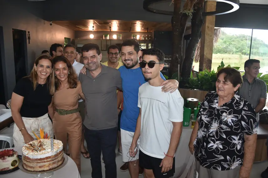 Robson de Oliveira e Cristiane Carvalho celebram aniversário em Demerval Lobão Robson de Oliveira e Cristiane Carvalho celebram aniversário em Demerval Lobão