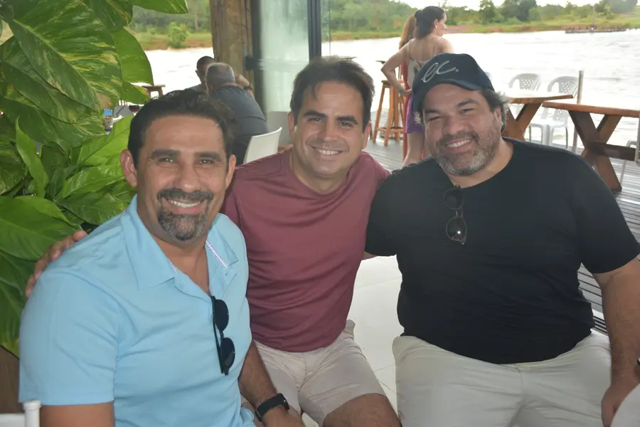 Robson de Oliveira e Cristiane Carvalho celebram aniversário em Demerval Lobão