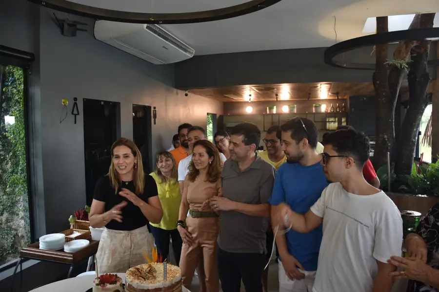 Robson de Oliveira e Cristiane Carvalho celebram aniversário em Demerval Lobão