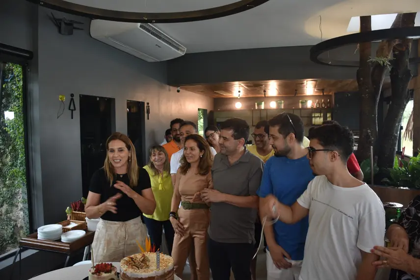 Robson de Oliveira e Cristiane Carvalho celebram aniversário em Demerval Lobão