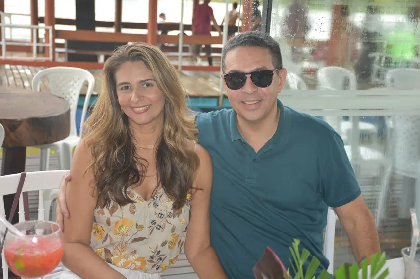 Robson de Oliveira e Cristiane Carvalho celebram aniversário em Demerval Lobão