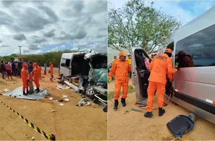 Seis pessoas morreram em colisão entre van e caminhão em São Raimundo Nonato (Foto: Reprodução)