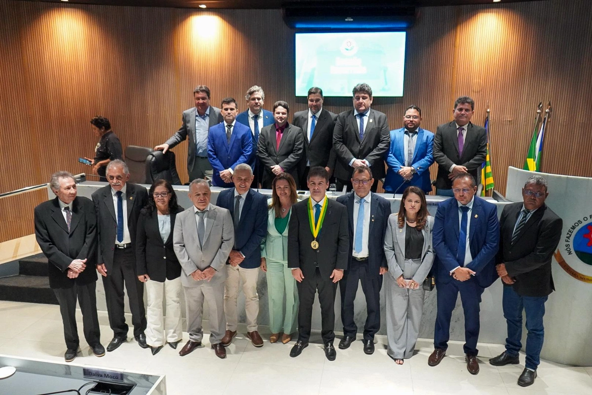 Severo Eulálio recebe Medalha do Mérito Coelho Rodrigues em Picos