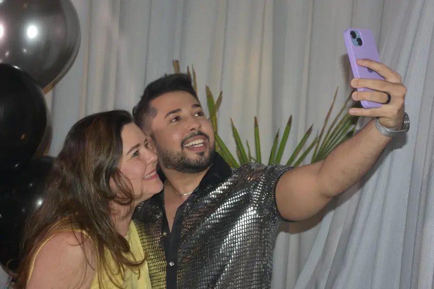 Tácio Baptista celebra aniversário em noite especial no Vito Fogo