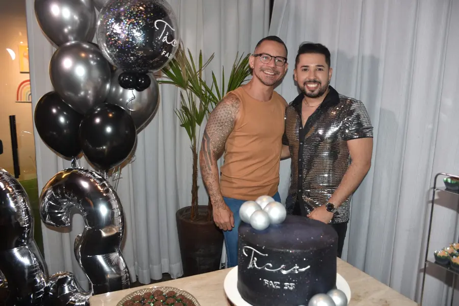Tácio Baptista celebra aniversário em noite especial no Vito Fogo