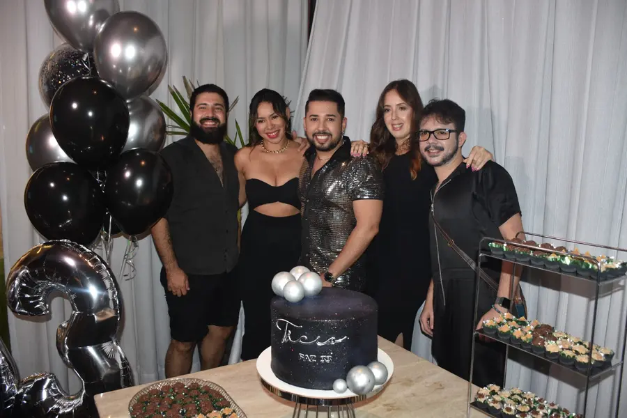 Tácio Baptista celebra aniversário em noite especial no Vito Fogo