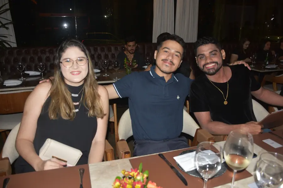 Tácio Baptista celebra aniversário em noite especial no Vito Fogo