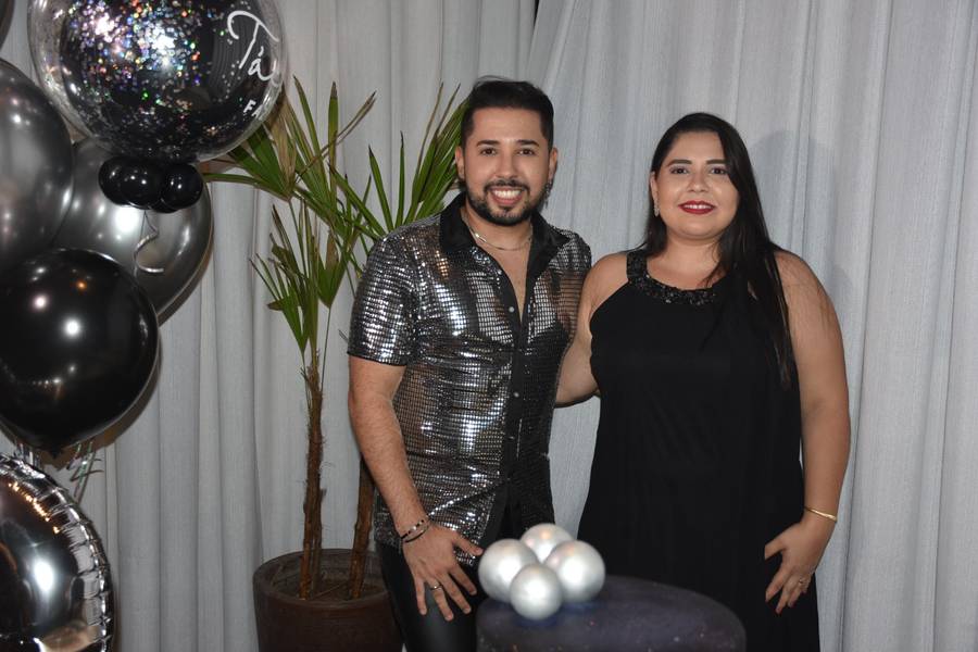 Tácio Baptista celebra aniversário em noite especial no Vito Fogo