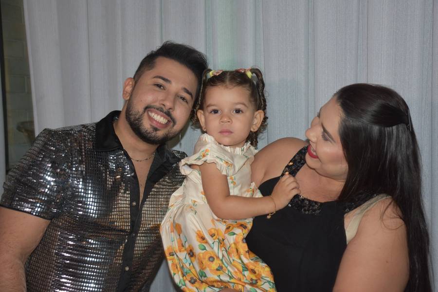 Tácio Baptista celebra aniversário em noite especial no Vito Fogo