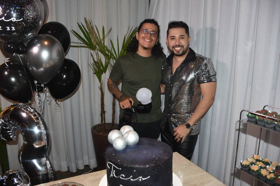 Tácio Baptista celebra aniversário em noite especial no Vito Fogo