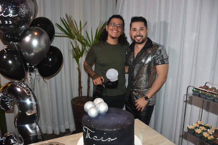 Tácio Baptista celebra aniversário em noite especial no Vito Fogo
