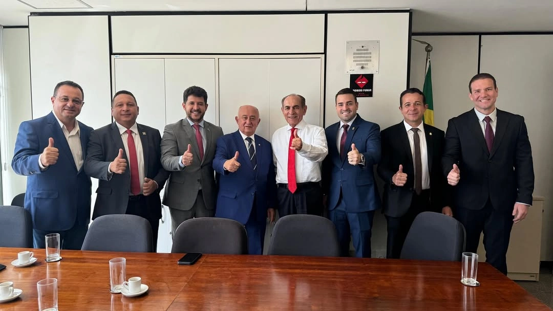 Também participaram da agenda o deputado federal Júlio César e prefeitos da região
