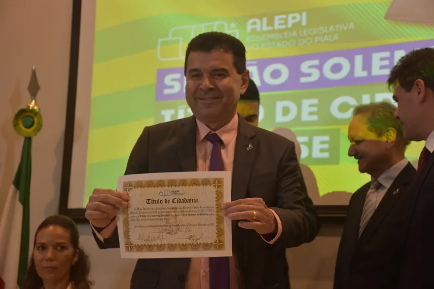 Título de Cidadão Piauiense ao empresário José Robson Oliveira,