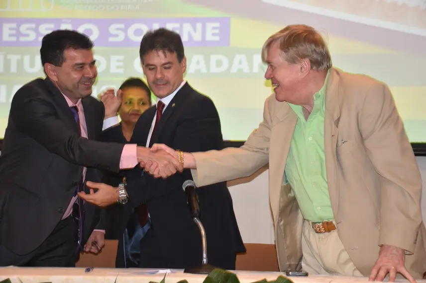 Título de Cidadão Piauiense ao empresário José Robson Oliveira,