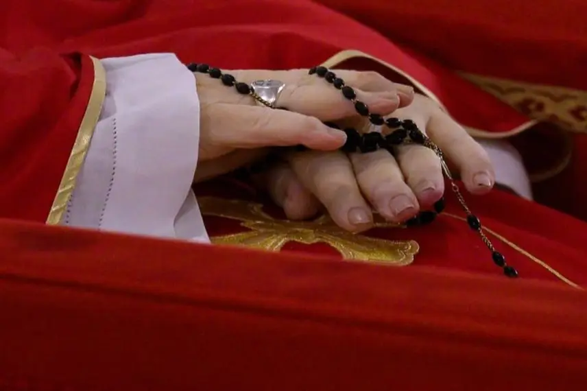 Vaticano divulga primeiras imagens do Papa Francisco em primeiros ritos fúnebres