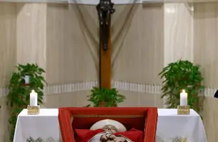 Vaticano divulga primeiras imagens do Papa Francisco em primeiros ritos fúnebres (Foto: Reprodução/Vatican News)