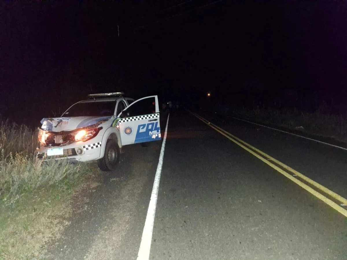 Viatura da PM fica destruída após colidir contra vaca em Alagoinha do Piauí