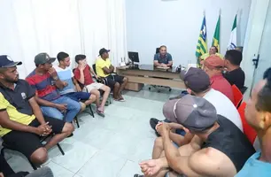 Adelmo da Cincal se reúne com vaqueiros para discutir preparativos da festa do Agricultor (Foto: Reprodução)