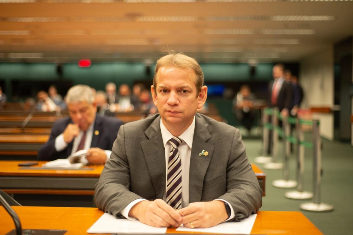 Castro Neto é o primeiro piauiense a apoiar CPI sobre fraude bilionária no INSS