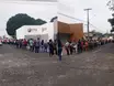Centenas de pessoas enfrentam fila gigante por vagas de emprego em Teresina