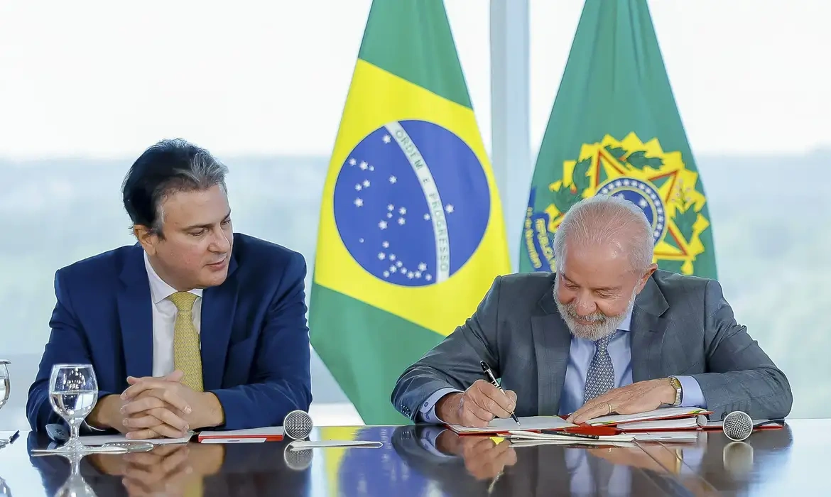 Decreto define medicina, direito e odonto como cursos exclusivamente presenciais