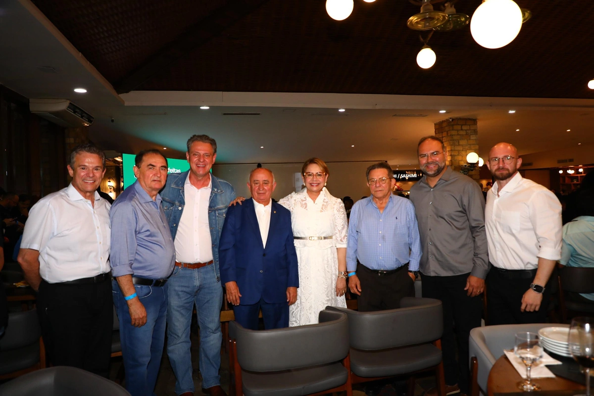 Deputado Júlio César reúne 156 prefeitos em jantar com ministros em Brasília