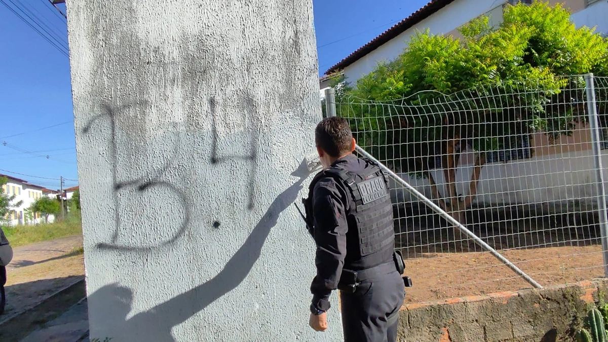 DRACO realiza operação para remover pichações criminosas no Torquato Neto