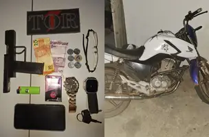 Dupla é presa com arma artesanal após perseguição na zona Rural de Teresina (Foto: Divulgação/PMPI)
