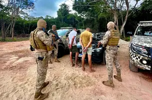 Dupla suspeita de 'saidinha de banco' e tráfico é presa em José de Freitas (Foto: Divulgação/BEPI)