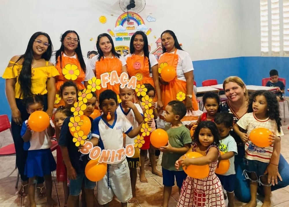 Eliseu Martins promove ação educativa nas creches em alusão ao Maio Laranja